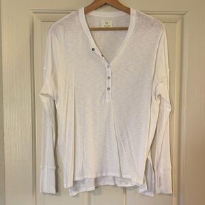 Offline by aerie- White Henley Top with thumb holes